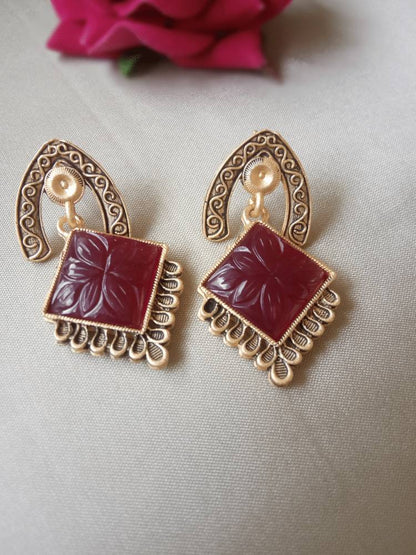 NAVEENA MAROON STUDS